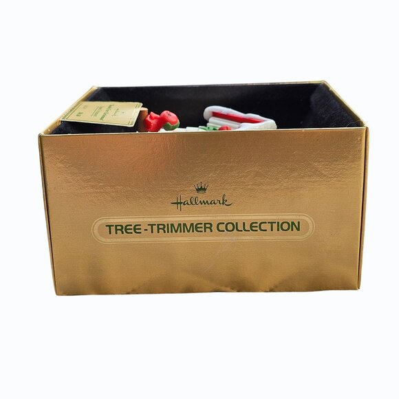 Hallmark Ready For Christmas, Christmas Ornament 1979 Redbird Cardinal Birdhouse - Picture 12 of 12